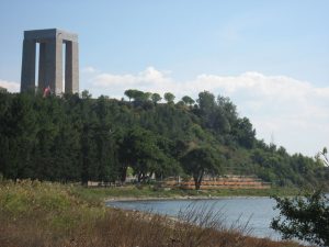 Çanakkale Şehitleri Anıtı / Feridun Kip, Doğan Erginbaş, İsmail Utkular