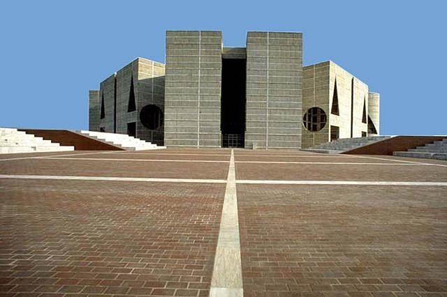 Bangladeş Ulusal Meclis Binası / Louis Kahn - Arkitektuel